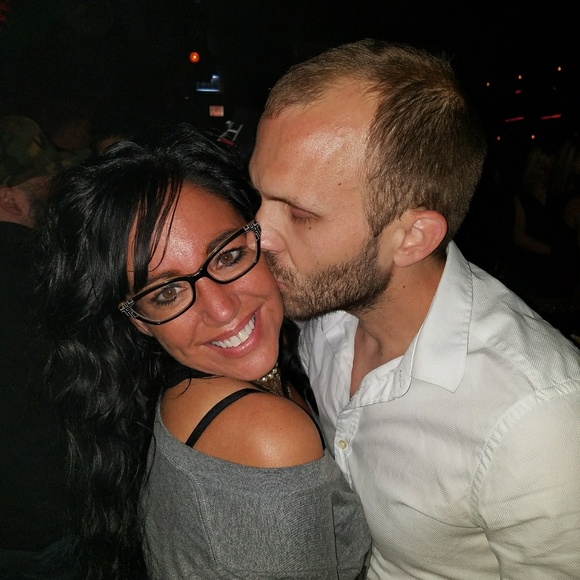 Meet your Posher, Niki - Picture 3 of 3